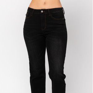 ⚡️NWT - Judy Blue Crop Straight Leg Jeans - Black